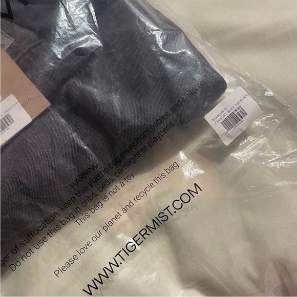 NEW! Tigermist- Oversized Black Basic Cropped Button Jossi Jacket NWT Size 12 - Picture 8 of 10